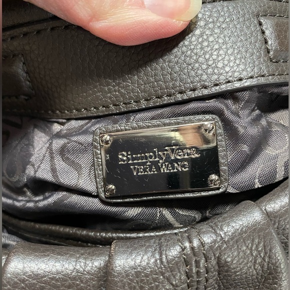 EUC Simply Vera brown pleated pebble leather shoulder hobo bag 14“ x 8.5“ x 2“ - Picture 5 of 17